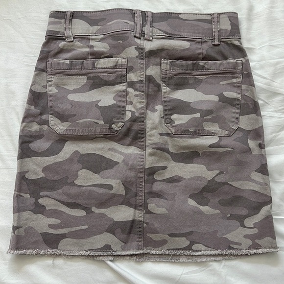 Democracy Ab technology Camo Mini Skirt size 2 - Picture 5 of 10